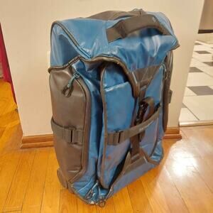 Samsonite Paradiver 22" Light Wheeled Duffel Travel Bag Carry On Luggage in Blue